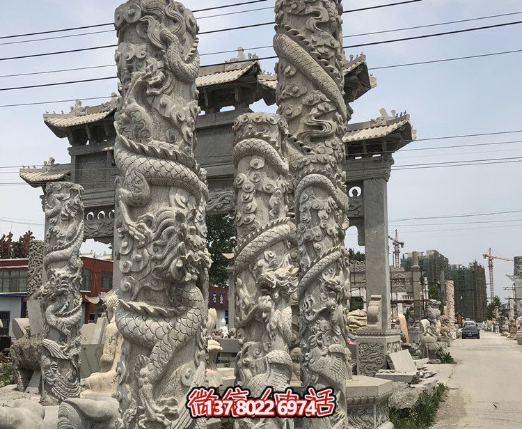 精美石雕龍柱擺件，為寺院景觀增添華麗風(fēng)采