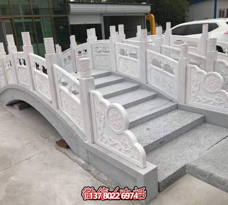 美麗的漢白玉石拱橋，伴您一路暢游！