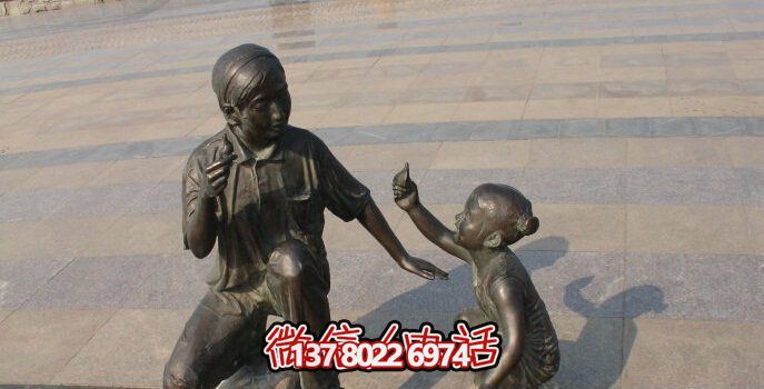 母女銅雕一次游覽公園、參與游戲、體驗雕塑的絕佳體驗