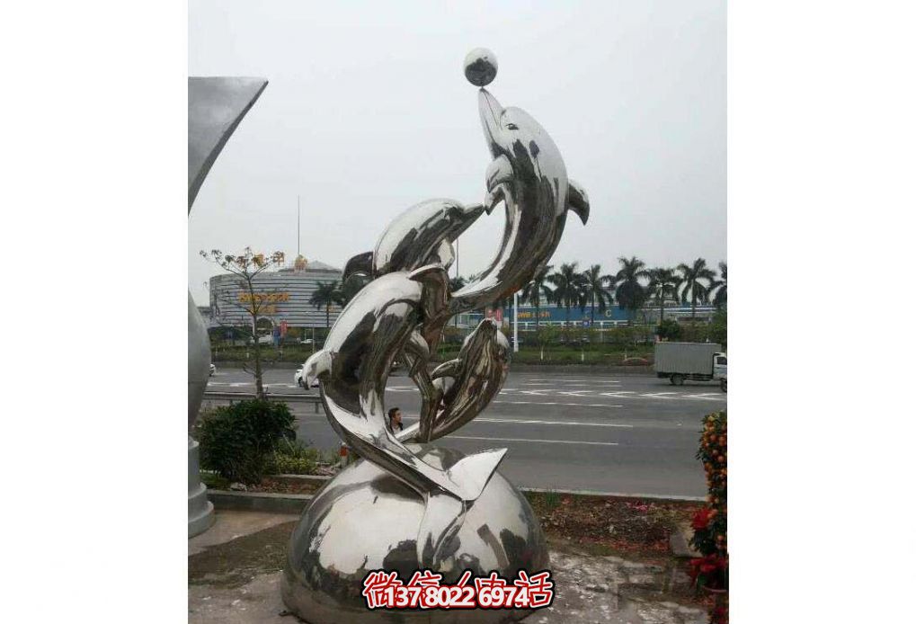 不銹鋼海豚雕塑，玩起來讓街道飛躍！