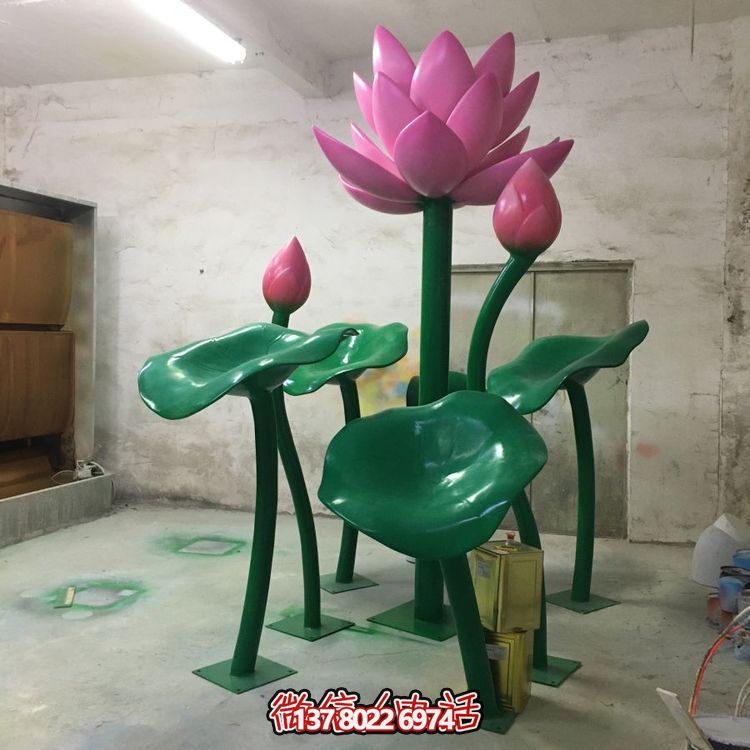 大型不銹鋼彩繪蓮花擺件，為游樂(lè)場(chǎng)、商場(chǎng)、戶(hù)外公園增色