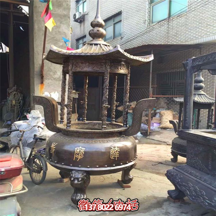 仿古寶蓋圓形香爐，擺放于寺廟、道觀等室內(nèi)
