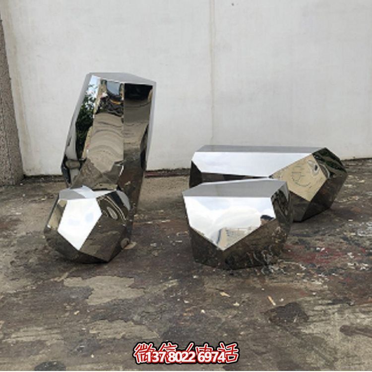 高級不銹鋼鏡面戶外公園雕塑裝飾，以鵝卵石為靈感