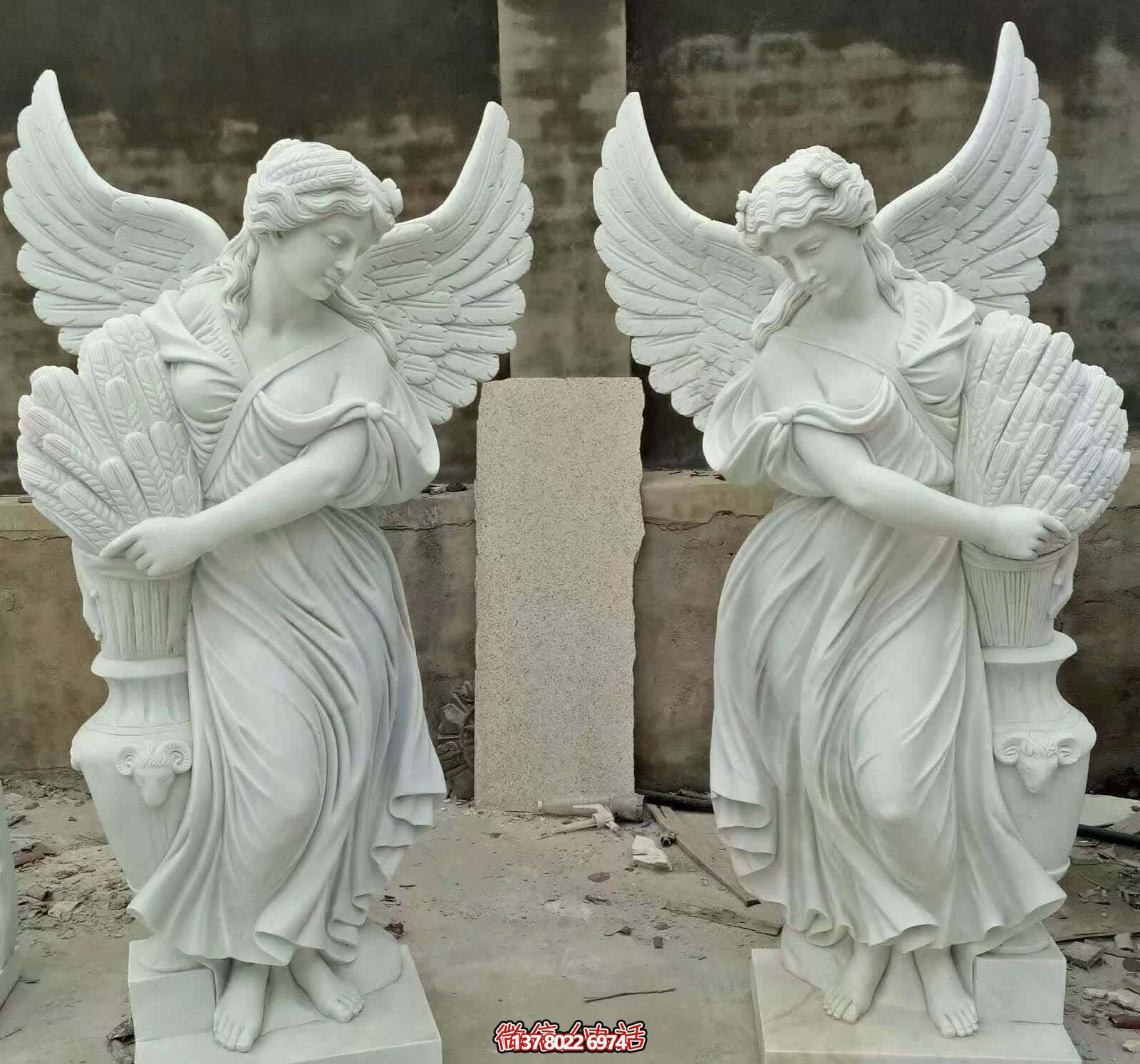 精雕細琢的白玉雕塑，點綴西方庭院別墅