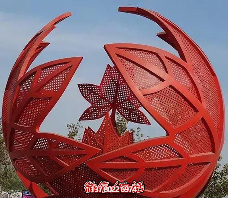 不銹鋼楓葉球形雕塑，點綴廣場景觀