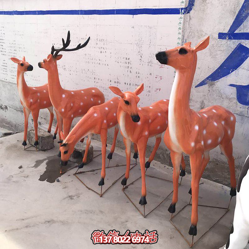 彩繪玻璃鋼雕塑鹿，靜謐優(yōu)雅完美綻放