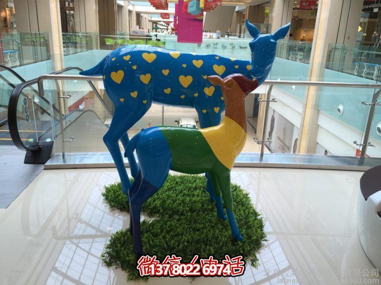玻璃鋼手工彩繪小鹿擺件，為你的商場增添溫馨美感
