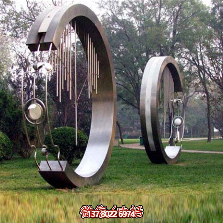 不銹鋼圓環(huán)創(chuàng)意雕塑，點(diǎn)亮園林景觀裝飾