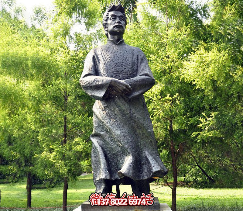 玻璃鋼魯迅人物雕塑，為公園景觀裝飾點綴