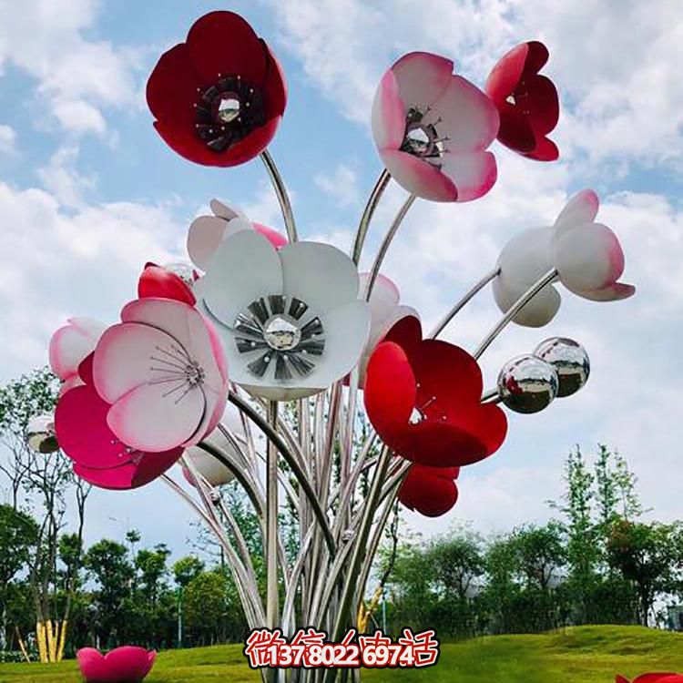 不銹鋼彩繪大型花朵雕塑，為景區(qū)廣場(chǎng)增添色彩