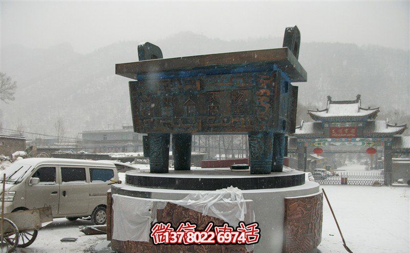 大型仿古青銅雕塑，營(yíng)造獨(dú)特的戶外景觀
