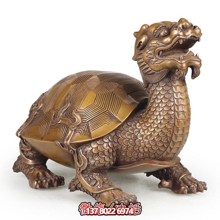 巨型銅雕龍龜?shù)袼?，拙樸寺廟裝點