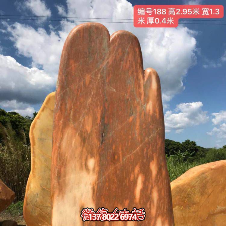 大型黃蠟景觀石雕塑，點(diǎn)綴自然美景