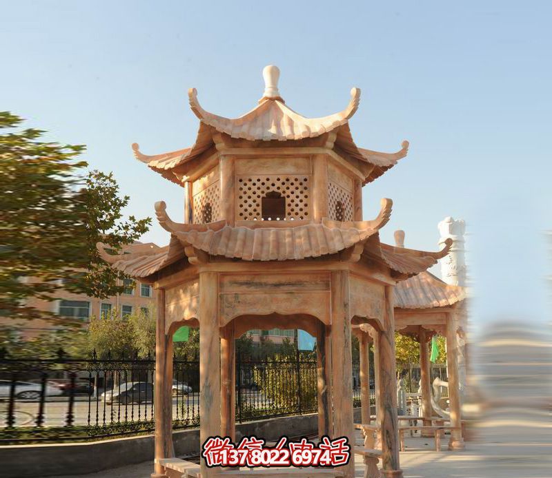 雙層涼亭，讓晚霞紅彩點(diǎn)綴庭院