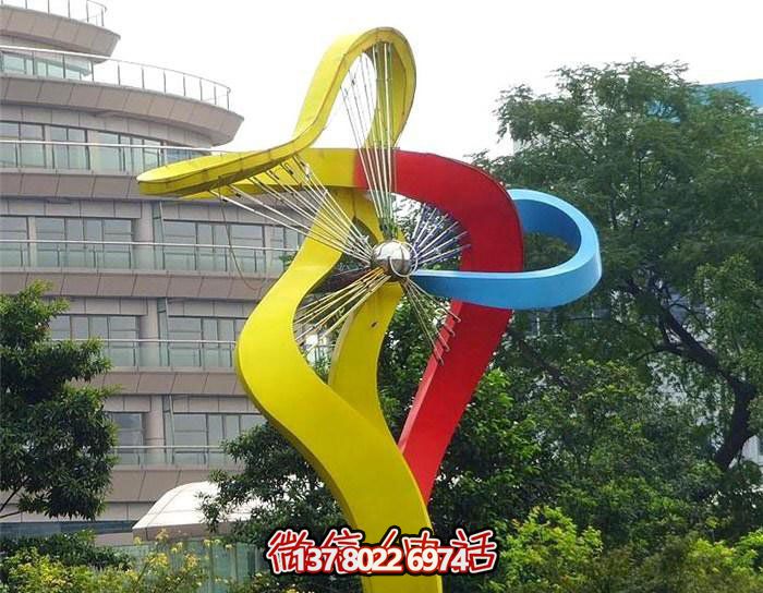 美輪美奐的不銹鋼彩虹舞景觀雕塑，點(diǎn)綴小區(qū)環(huán)境
