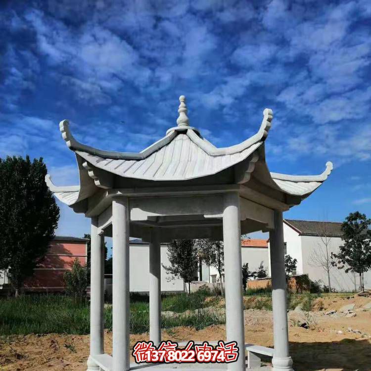 仿古休閑涼亭，天然青石擺放于戶外村莊