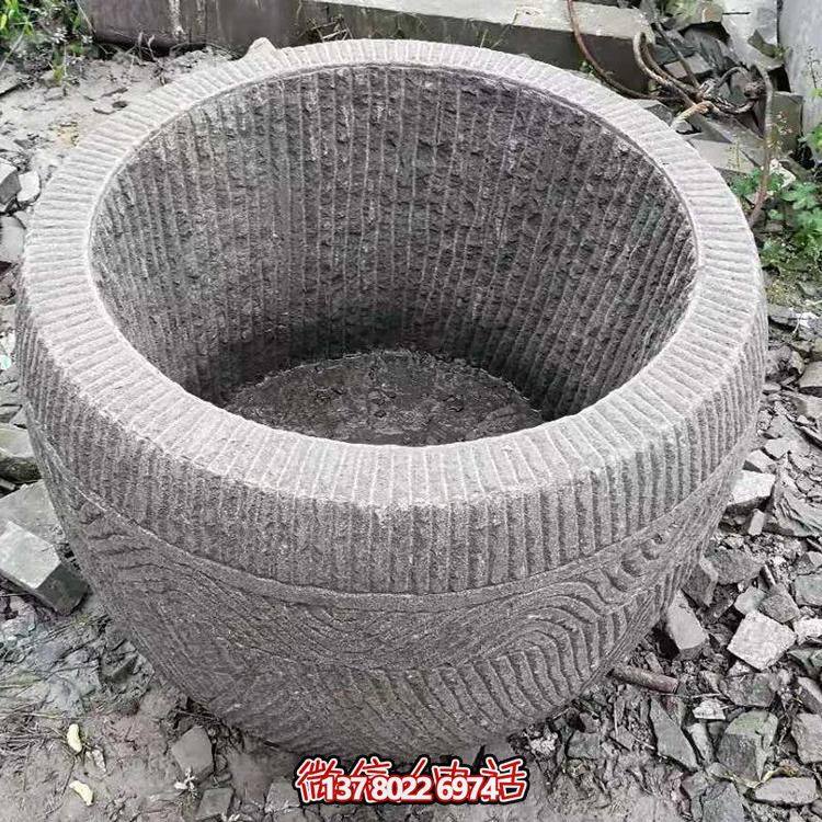 古老石槽，精致圓形養(yǎng)魚水缸