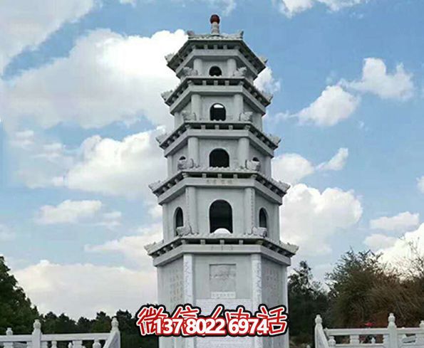 精美多層大理石寶塔，見證古老寺院的美麗景觀