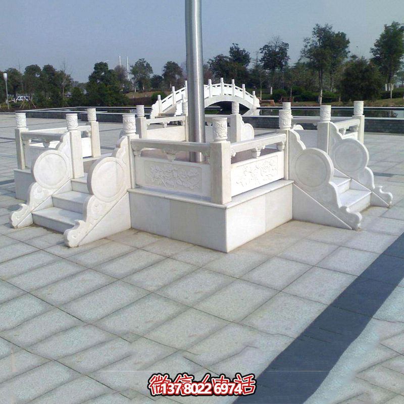 漢白玉升旗臺，喚醒城市雕塑美學(xué)