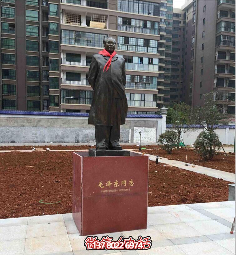 偉大領(lǐng)袖毛澤東仿銅雕塑，裝點小區(qū)玻璃鋼玻璃