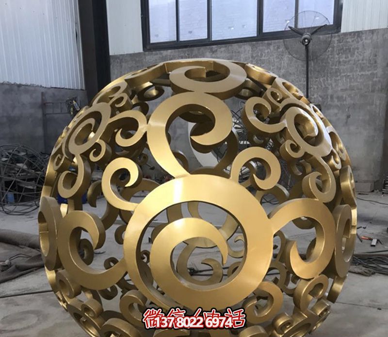不銹鋼鏤空球雕塑，美化戶(hù)外景觀