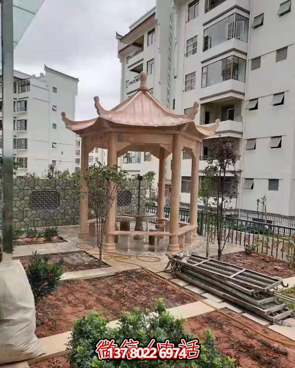 晚霞色石雕大理石涼亭，點綴園林美景