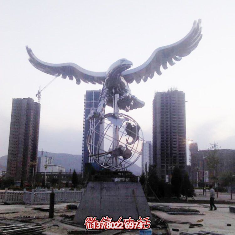 不銹鋼老鷹雕塑，點綴戶外園林景觀