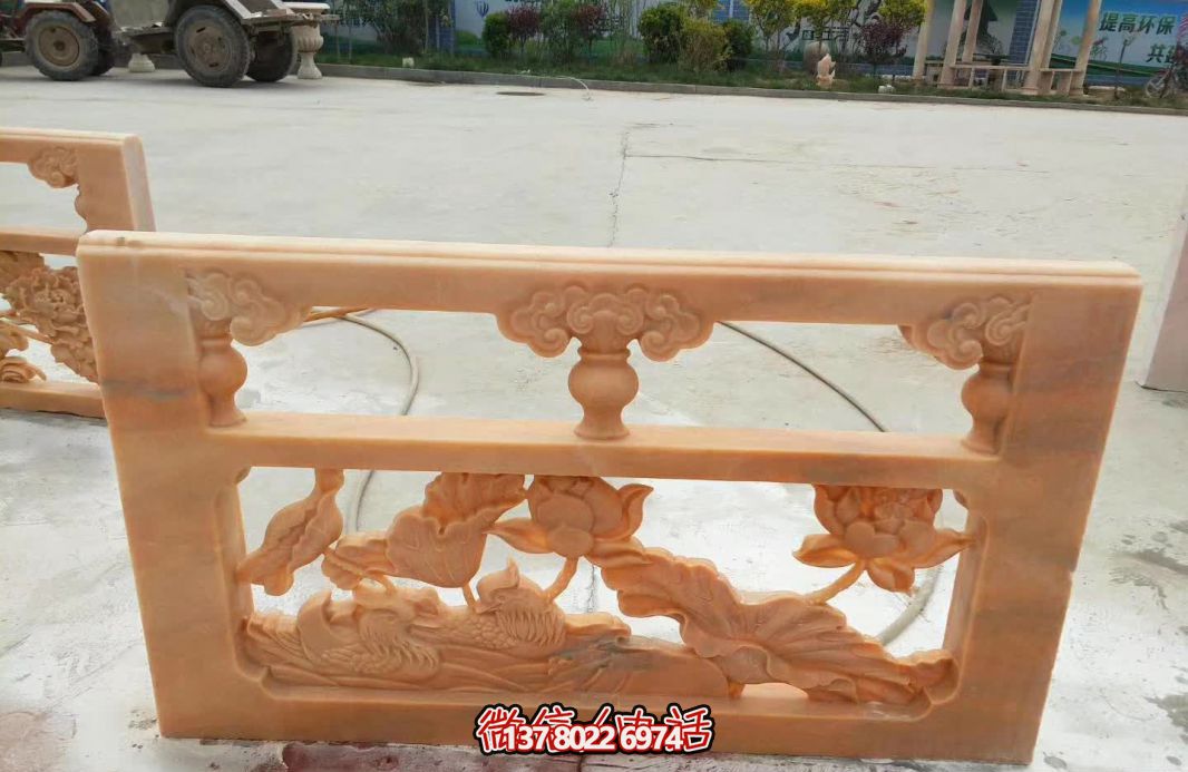 紅色浮雕護(hù)欄，點(diǎn)綴陽(yáng)臺(tái)庭院裝飾