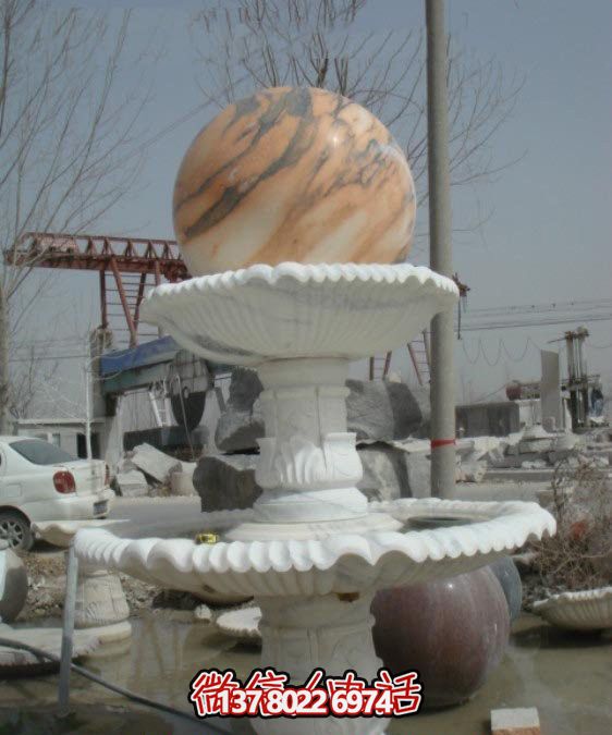 公園完美融合大理石、風水球、噴泉和雕塑的美景