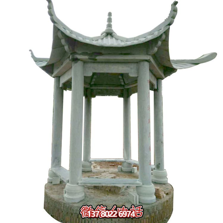 山頂簡易涼亭，讓您輕松觀賞美景