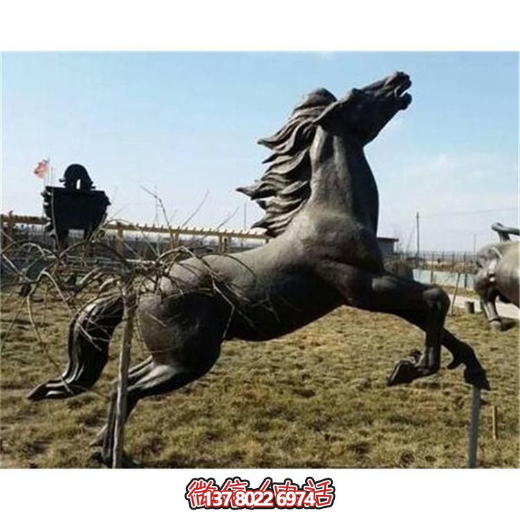 大型銅雕塑，為園林廣場擺放奔跑馬