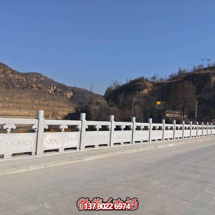精美的大理石雕塑欄桿，締造完美景觀