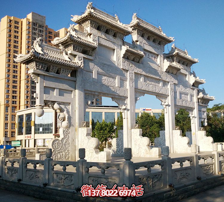 精美石雕牌坊，給城市的小區(qū)增添了一抹精致的文化氣息