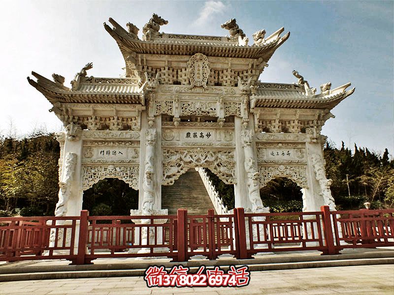 南海砥柱高莊嚴(yán)，漢白玉精美浮雕