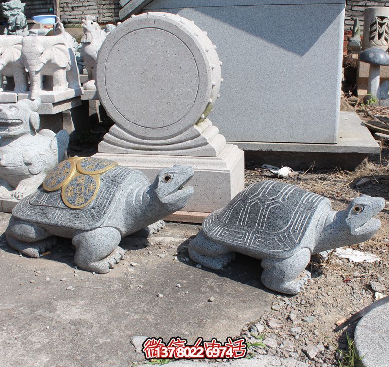 庭院創(chuàng)意大理石石雕行走的兩只烏龜雕塑 庭院創(chuàng)意大理石石雕行走的兩只烏龜雕塑